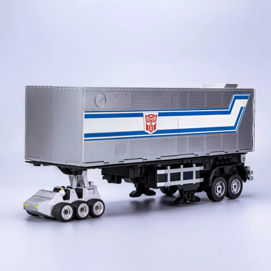 Robosen Flagship Optimus Prime Trailer Kit